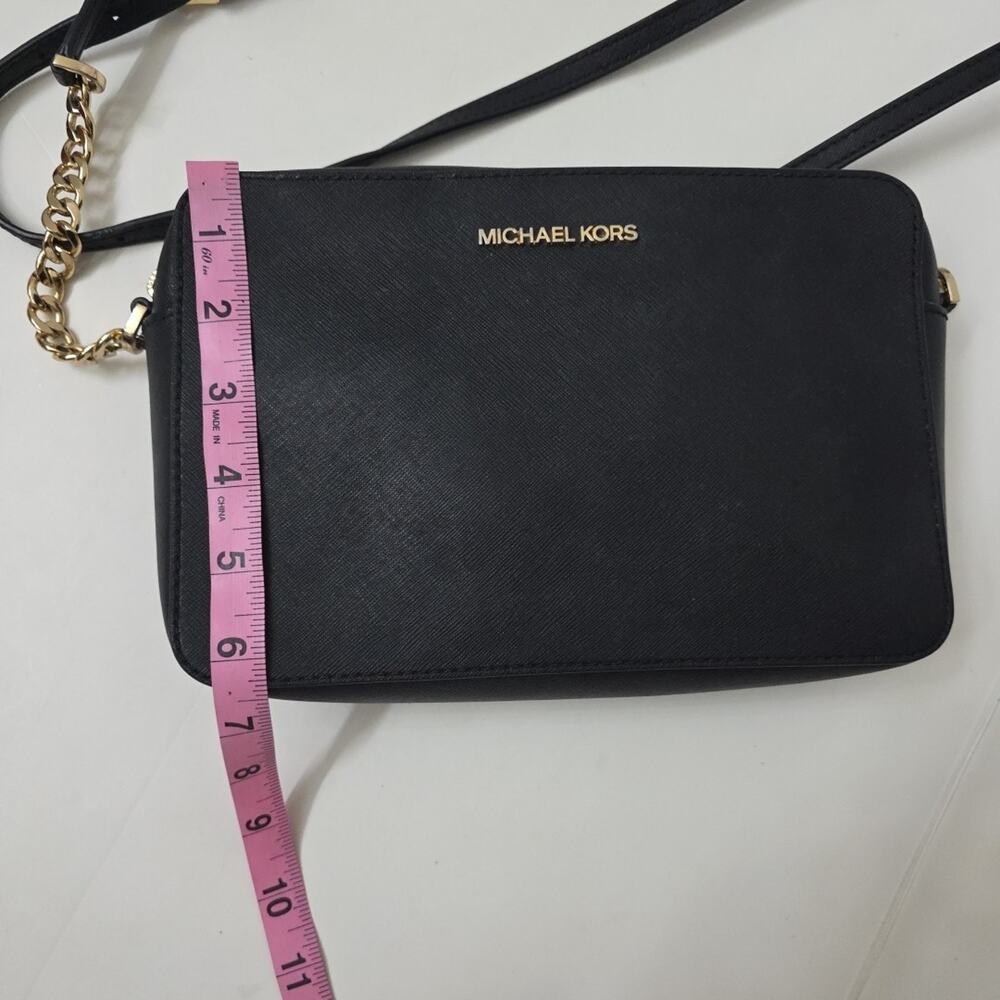 Michael Kors Black Saffiano Leather Crossbody Bag Gold Chain Strap Zip Top Clean - Picture 8 of 9